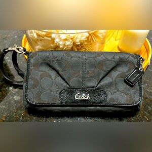 COACH Vintage Wristlet Clutch/Purse Wallet